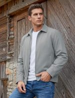 Men's Lightweight Jackets Full Zip Laydown Collar Windbreaker Jacket Casual Golf Light Coat with Pockets - Image 5